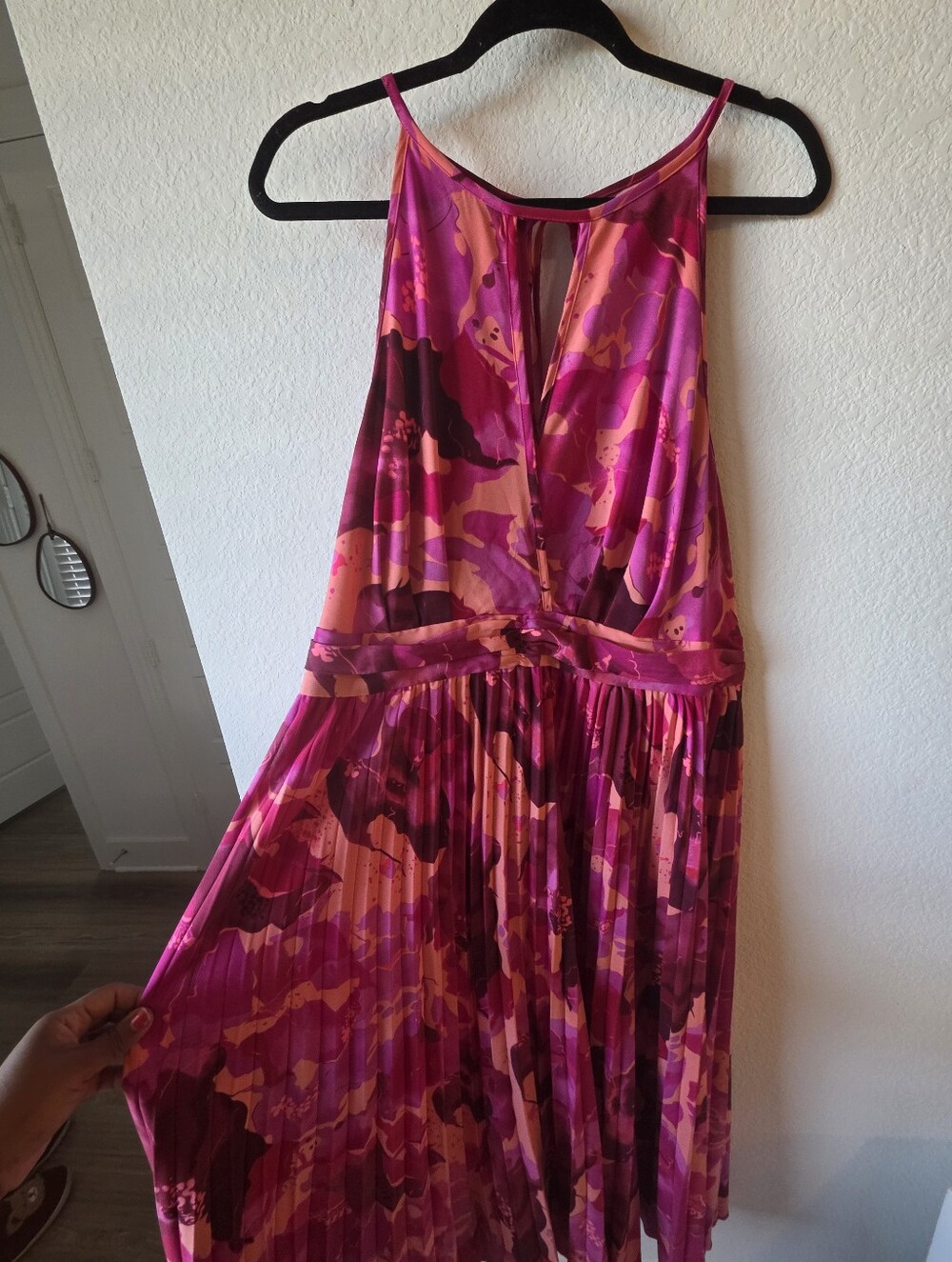 SHEIN Magenta Pink Printed Halter Maxi Dress - Picture 2 of 10